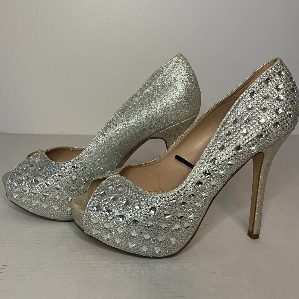 Camille La Vie Jeweled Silver High Heel Size 8
